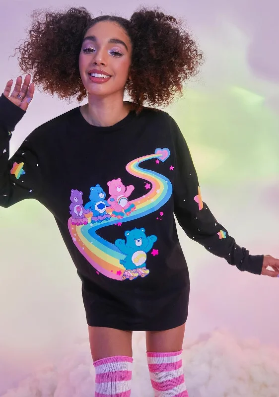 Women's Layered Outfit Planet Care Oversized Graphic Tee