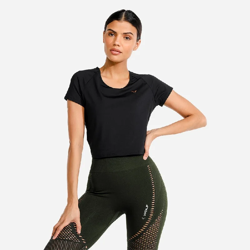 Versatile Outfits Evolve Crop Tee - Onyx