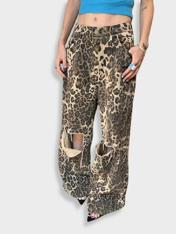 Women's Casual and Dressy Outfits Ripped Leopard Jeans