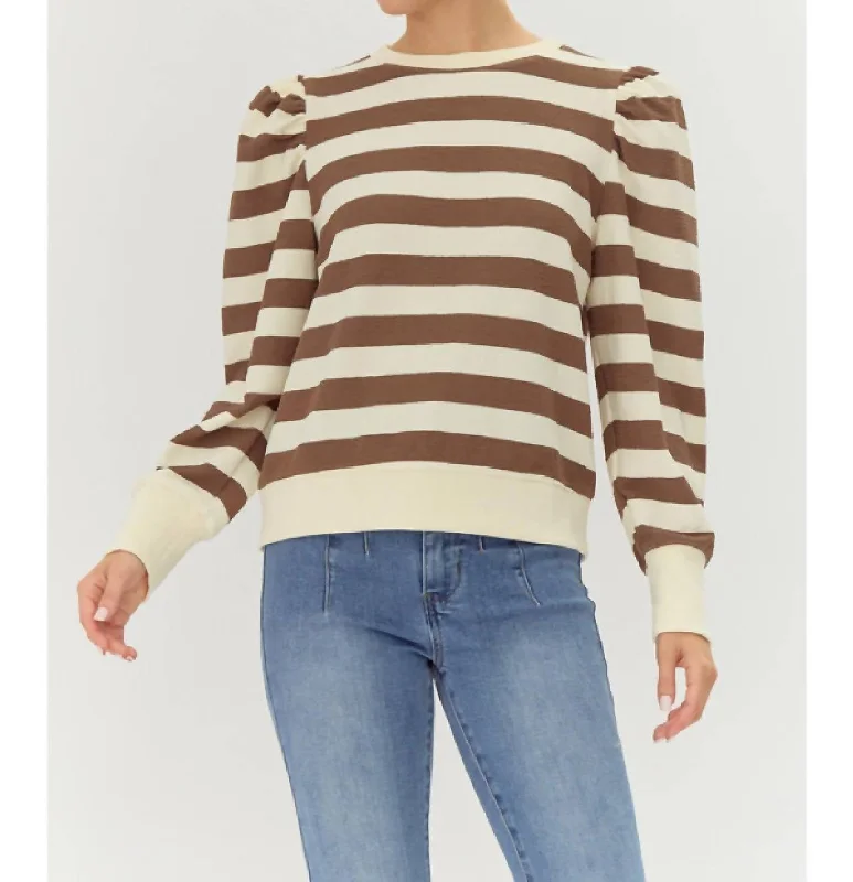 Easygoing Women's Style Cal Pal Top Sweatshirt In Cream/brown