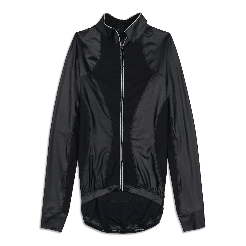 Fashion-forward Women's Clothing Paceline Jacket - Resale